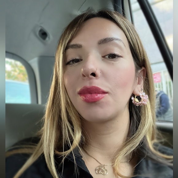 Meet your Posher, Paulina - Picture 1 of 1